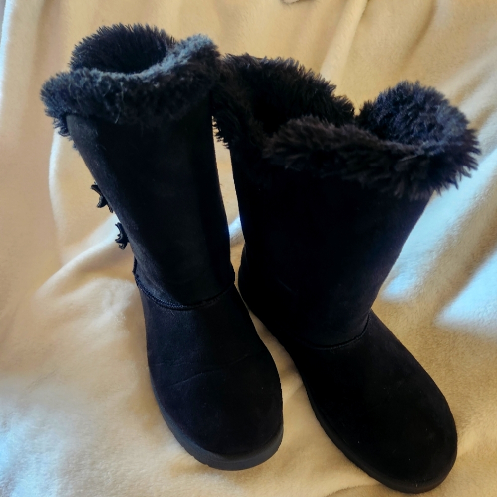 Black winter memory foam boots size 5
